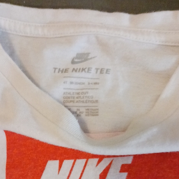 Nike Kids Wear ,White and Red Graphic Tee And Shorts Size 3 T Toddler - Picture 8 of 10